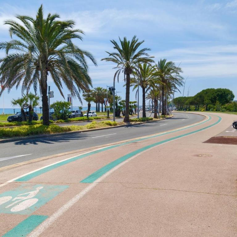 Le Kennedy Bord de Mer - Studio avec Balcon - 19