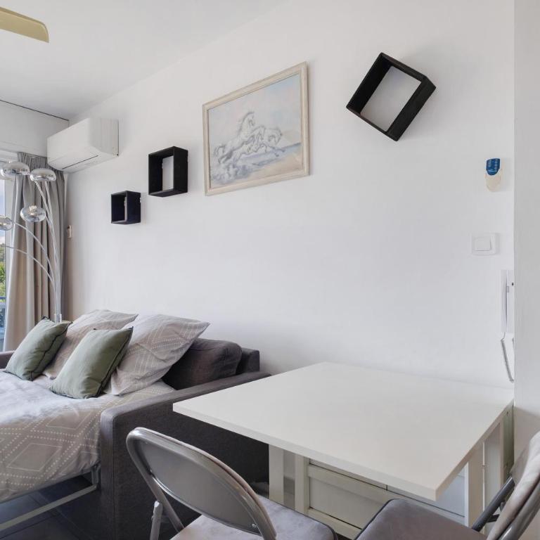 Le Kennedy Bord de Mer - Studio avec Balcon - 10