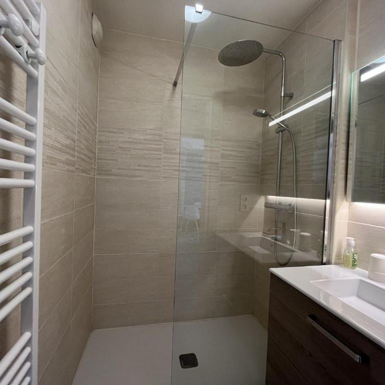 Residence Cesaree - T2 renove avec vue piscine, terrasse, clim, 4p - Appartamento con Vista Piscina - 7