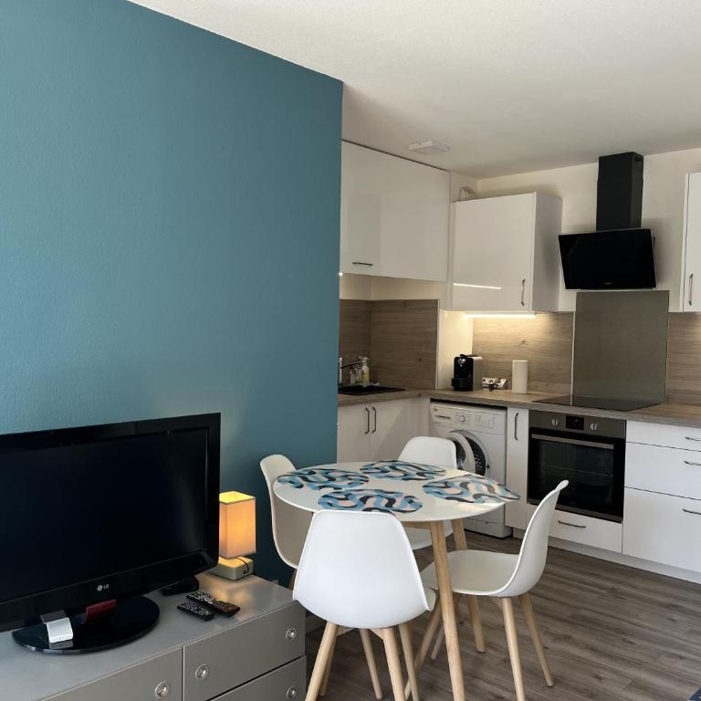 Residence Cesaree - T2 renove avec vue piscine, terrasse, clim, 4p - Appartamento con Vista Piscina - 11