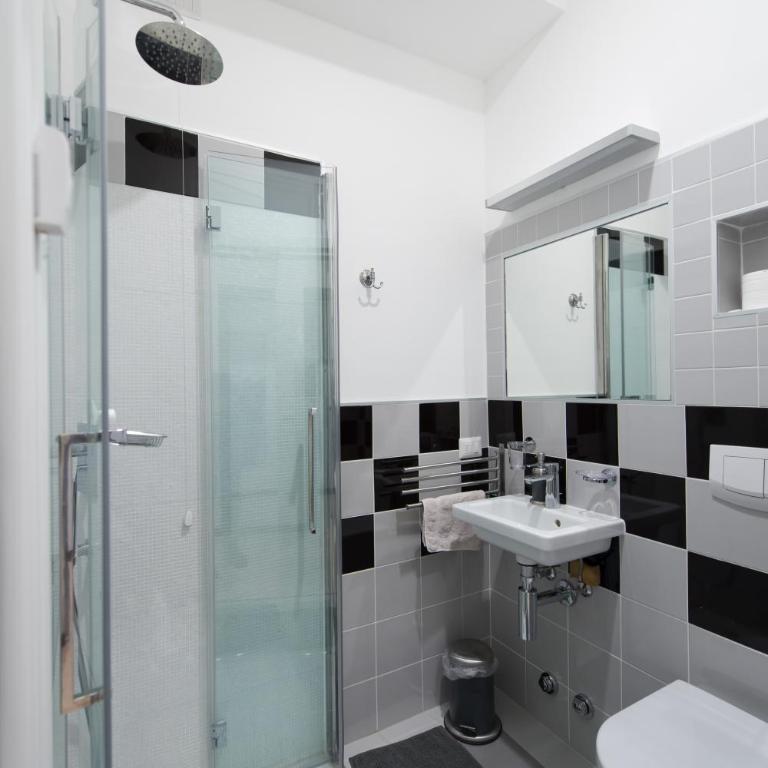 B&B Rosa Blu - Standard Single Room with Shower - 1