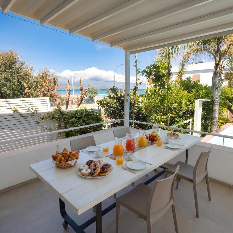 CasaSol Deluxe villa sulla Spiaggia con Piscina By Sicily Home Solutions - Villa - 12