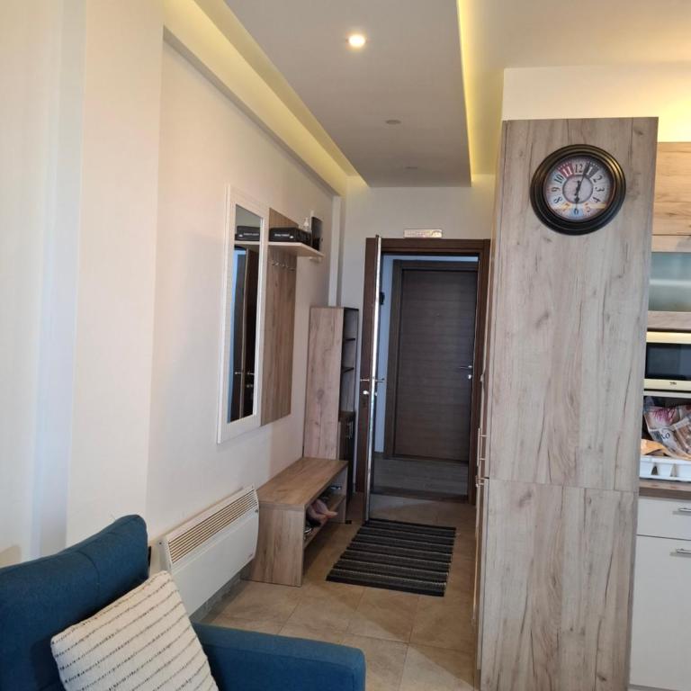 Milmari P - Studio 2-4 persons - Studio Apartment with Queen Bed - 11