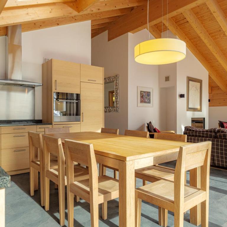 Haus Zur Matte by Zermatt Premium Apartments - Zmuttgrat - Four-Bedroom Apartment - 11