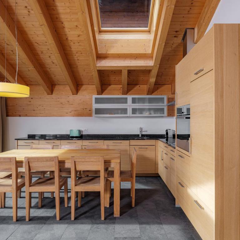 Haus Zur Matte by Zermatt Premium Apartments - Zmuttgrat - Four-Bedroom Apartment - 13