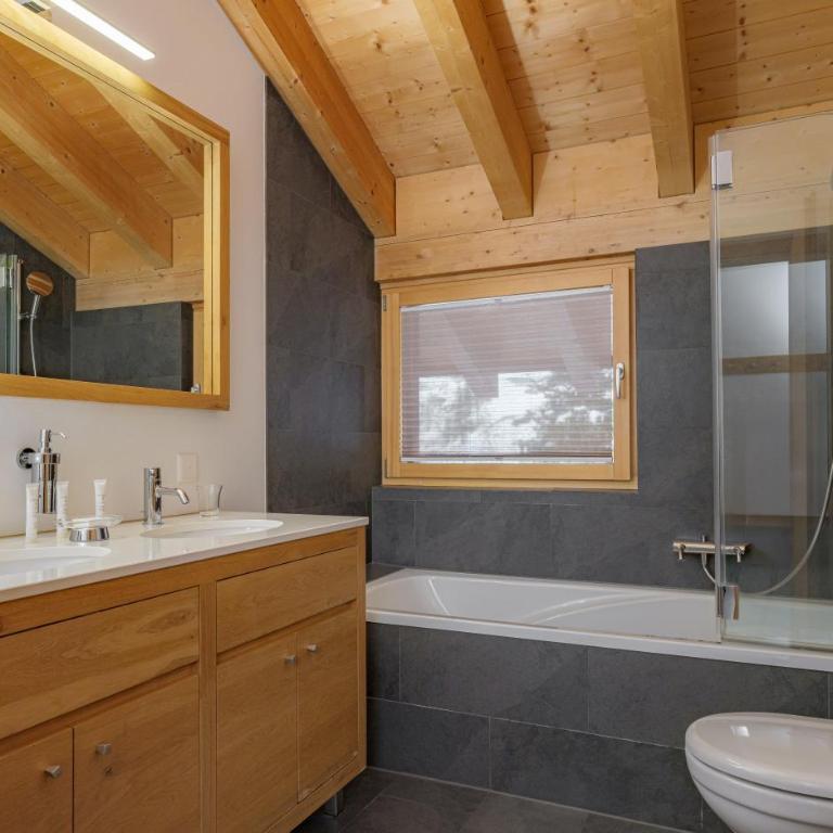 Haus Zur Matte by Zermatt Premium Apartments - Zmuttgrat - Four-Bedroom Apartment - 17