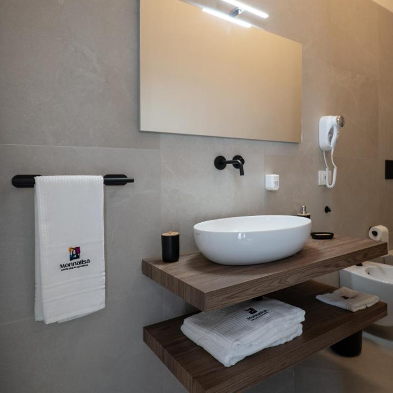 Monnalisa Rooms - Camera Tripla con Balcone - 7