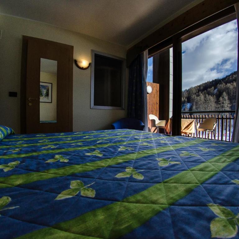 Hotel Rivè - Complesso Turistico Campo Smith - Camera Matrimoniale/Doppia con Letti Singoli con Balcone - 2