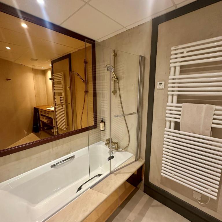 Domaine de Rochebois & Spa Nuxe - Suite Junior avec Terrasse - 3