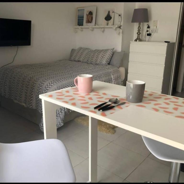 Estudio con vistas a la montaña junto a la playa - Estudio - 10