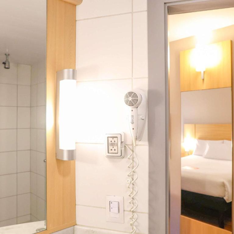 ibis Lima Larco Miraflores - Habitación Estándar - 1 cama doble y 1 individual - 3