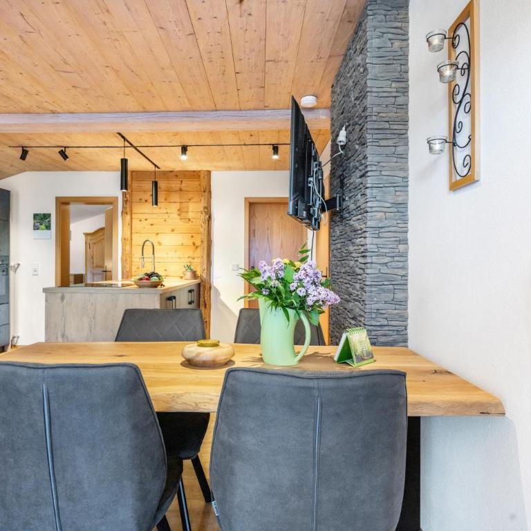 Ferienwohnung Steinbacher - Deluxe-Apartment mit 2 Schlafzimmern und Gartenblick - 10