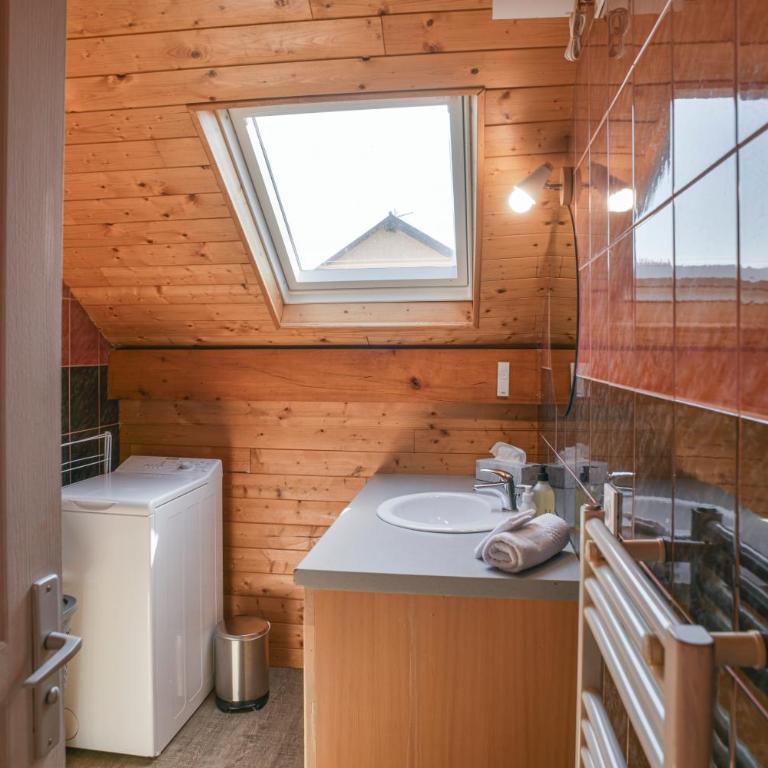 Chez Fred 202 - Parking Wifi Balcon - Appartement 2 Chambres Deluxe avec Balcon - 16
