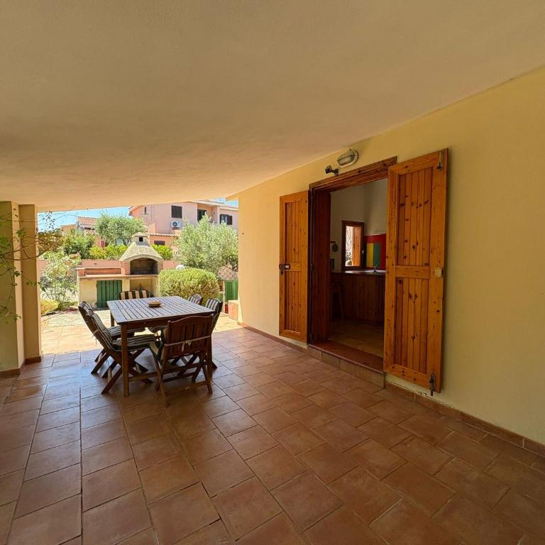 Villetta Con Giardino a due passi dalla Cinta San TEODORO - Three-Bedroom Apartment - 8