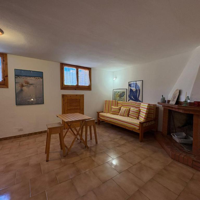 Villetta Con Giardino a due passi dalla Cinta San TEODORO - Three-Bedroom Apartment - 9