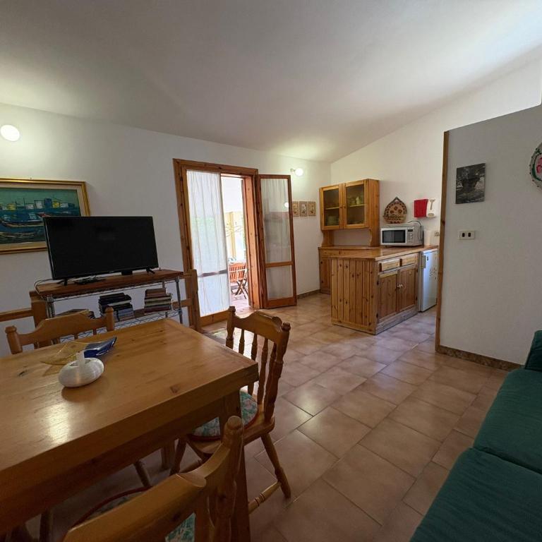 Villetta Con Giardino a due passi dalla Cinta San TEODORO - Three-Bedroom Apartment - 10