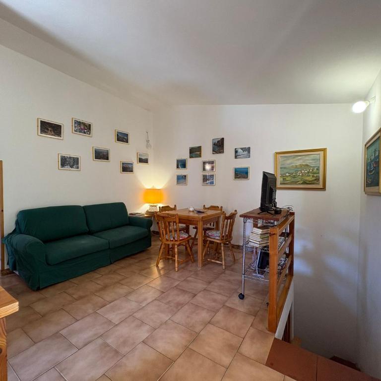 Villetta Con Giardino a due passi dalla Cinta San TEODORO - Three-Bedroom Apartment - 12