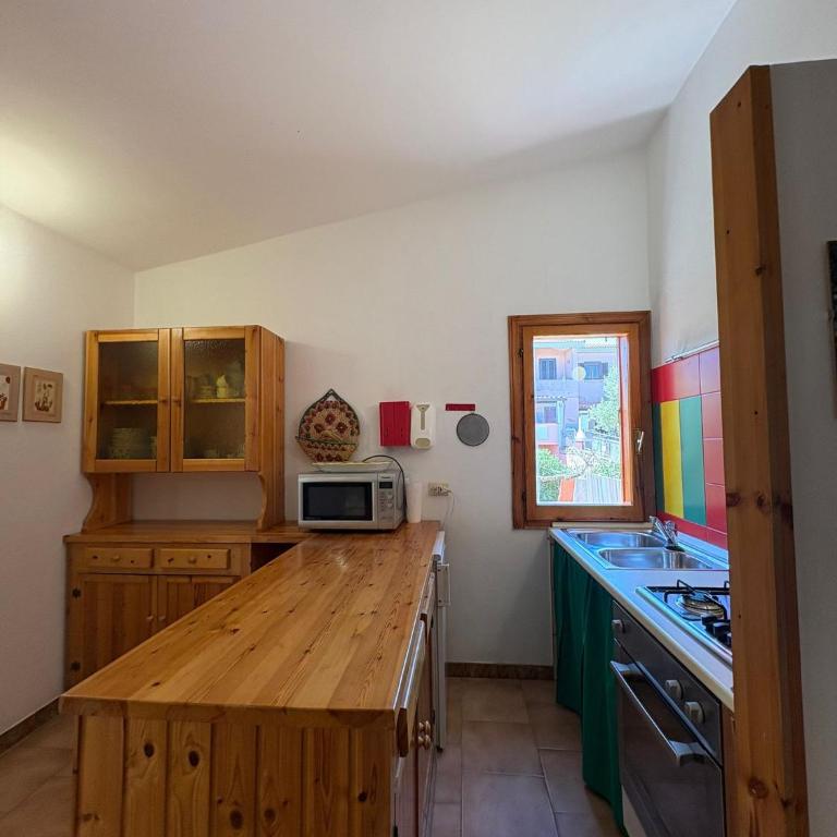 Villetta Con Giardino a due passi dalla Cinta San TEODORO - Three-Bedroom Apartment - 16