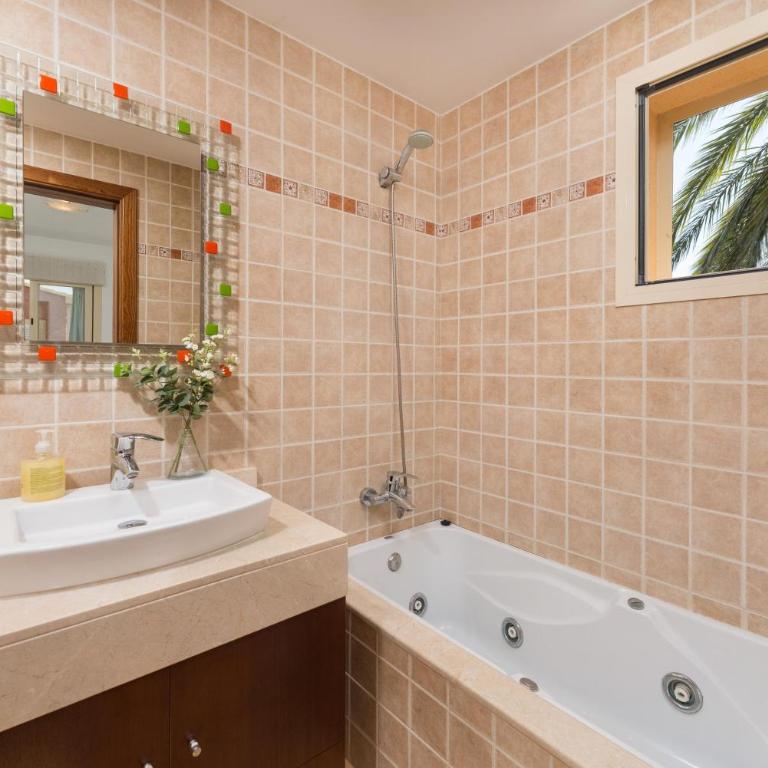 Pereta - Three-Bedroom House - 14