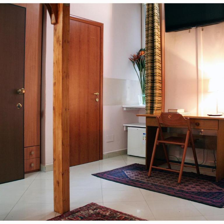 1A Grace House - King Room - 8