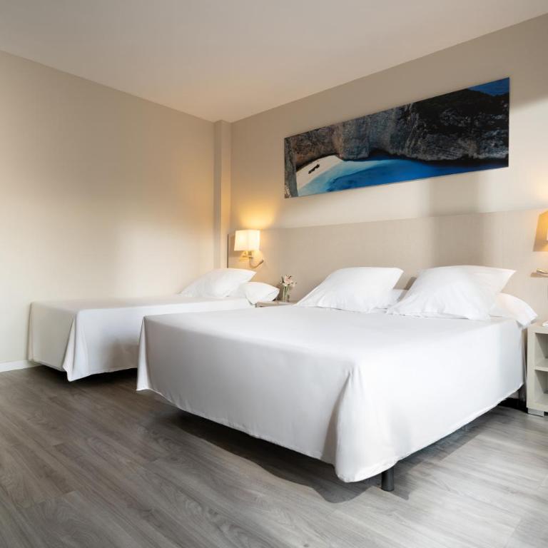 Helios Benidorm - Habitación Doble (2 adultos + 1 niño) - 1 o 2 camas - 4