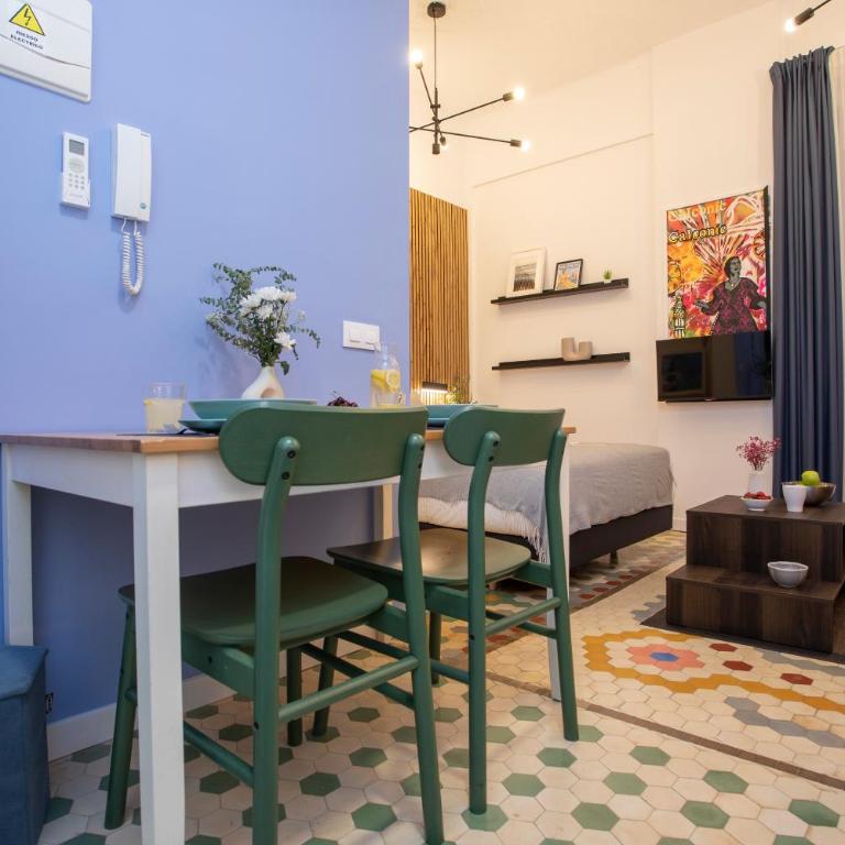 SingularStays Ca Iconic - Deluxe One-Bedroom Apartment - 3