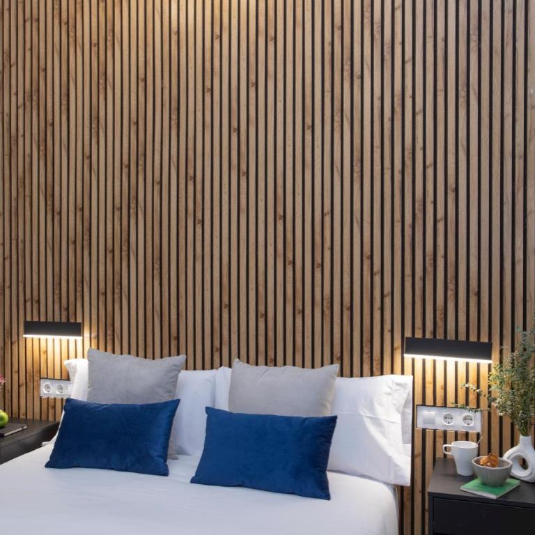 SingularStays Ca Iconic - Deluxe One-Bedroom Apartment - 10