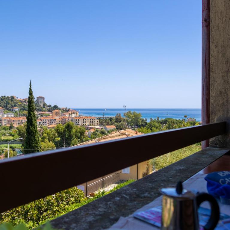 A 2 minuti dal Mare e dalla Ciclabile Imperia - Appartamento con 1 Camera da Letto - 1