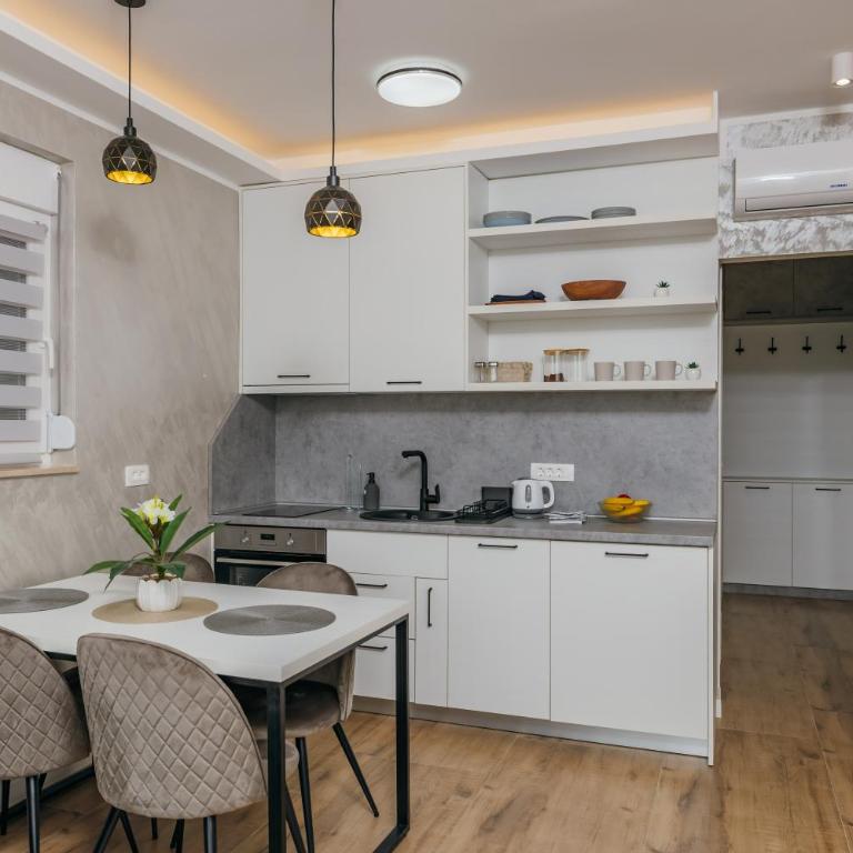 Apartments Via Mare - One-Bedroom Apartment with Sea View - 4