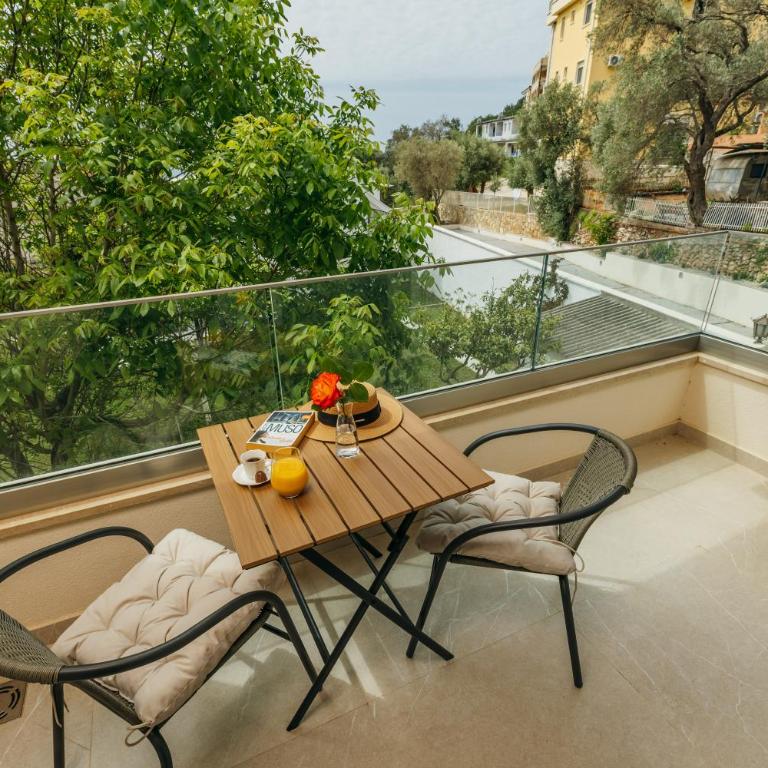 Apartments Via Mare - One-Bedroom Apartment with Balcony - 11