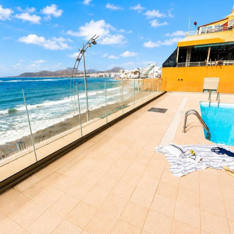 Loft de lujo en primera linea de playa con piscina - Apartamento - 1