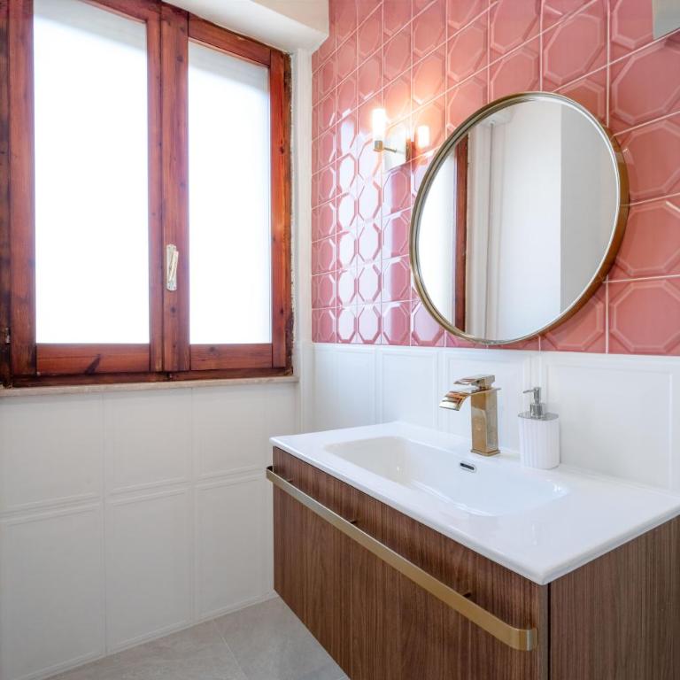 Deluxe Suite Apartment - 2min sea + Balcone - Appartamento con 1 Camera da Letto - 23