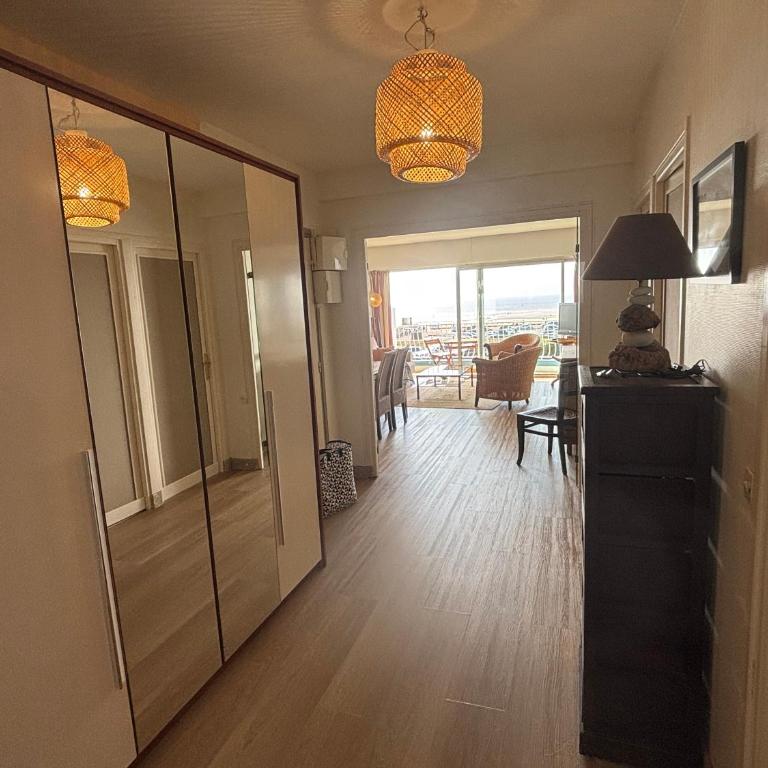 Appartement de charme entre Plage et Centre-Ville - Appartement 3 Chambres - 17