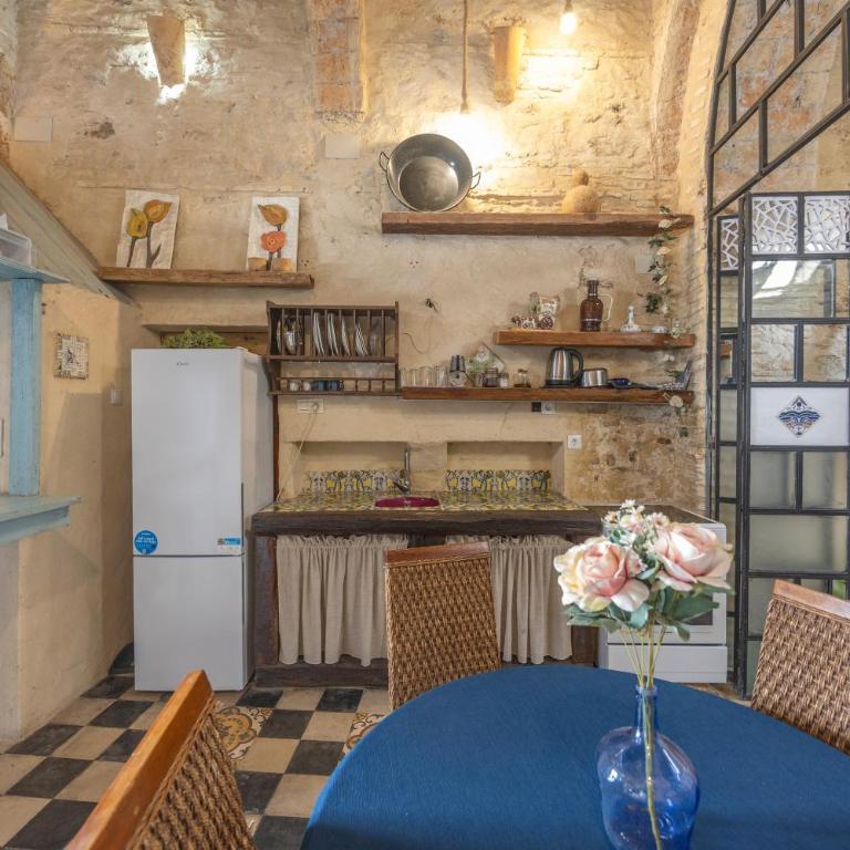Charming 16th-Century Loft - Superior Apartment with City View - 7