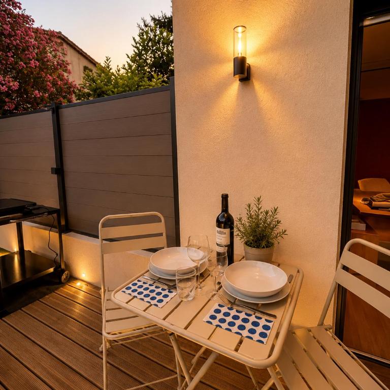 Stylish Garden Escape- Jacuzzi, BBQ, Projector & Exclusive Parking - Apartment mit 1 Schlafzimmer - 13