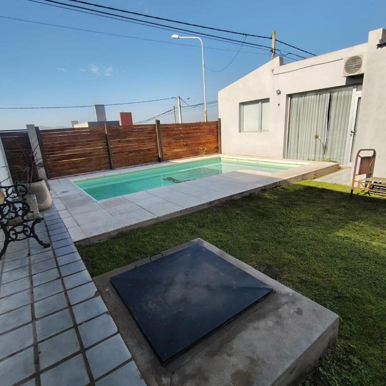 Casa Amplia, Luminosa con Quincho y Pileta! - Casa de 3 dormitorios - 16