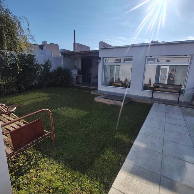 Casa Amplia, Luminosa con Quincho y Pileta! - Casa de 3 dormitorios - 17