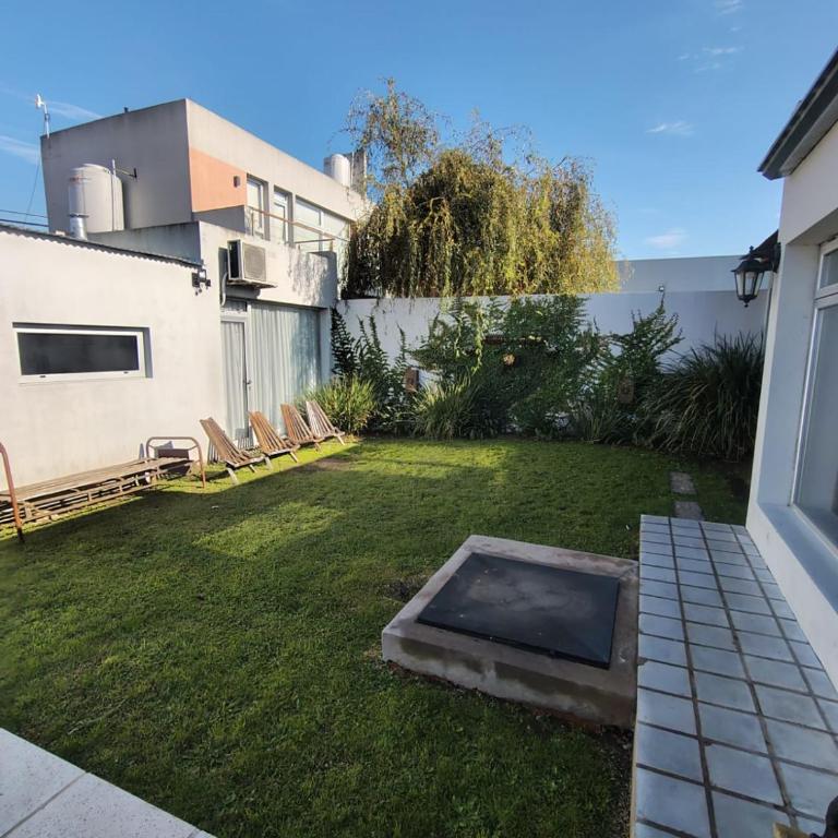 Casa Amplia, Luminosa con Quincho y Pileta! - Casa de 3 dormitorios - 18