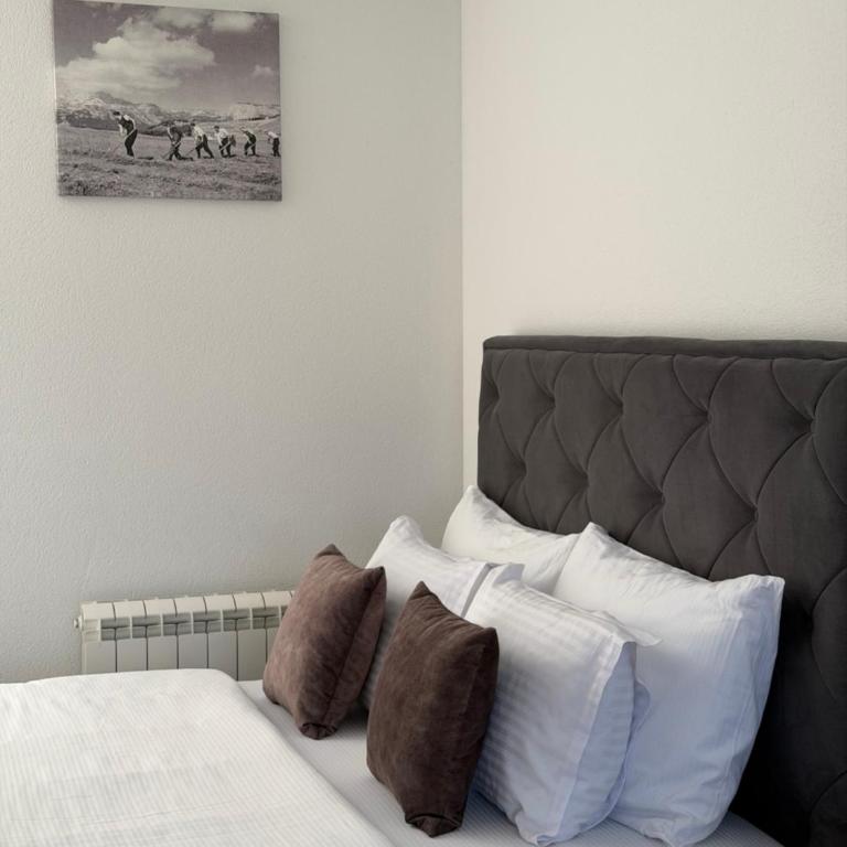 Lux Studio Apartments - Family Studio - 13