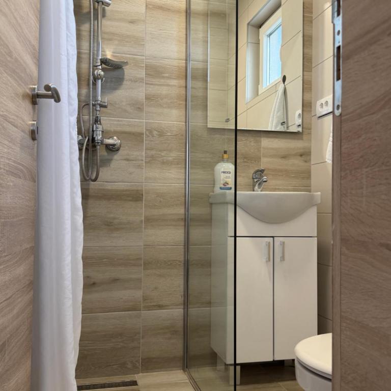 Lux Studio Apartments - Family Studio - 8
