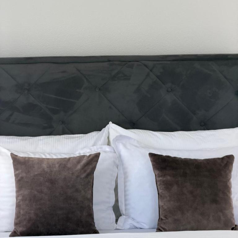 Lux Studio Apartments - Standard Studio - 8