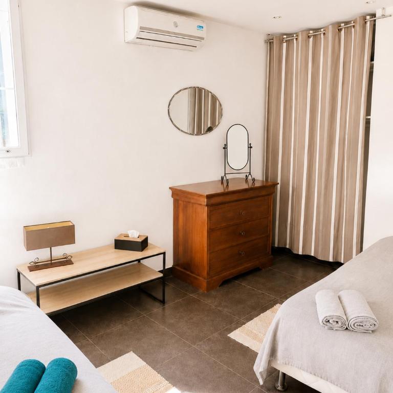 Paisible Rez-de-jardin de villa - Côte d'Azur - Appartement 2 Chambres avec Terrasse - 15