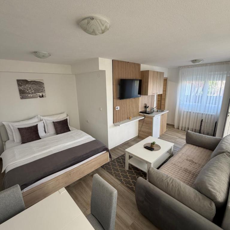 Lux Studio Apartments - Family Studio - 3