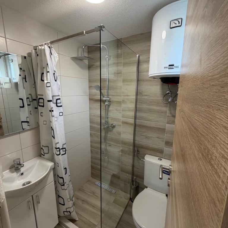 Lux Studio Apartments - Family Studio - 11