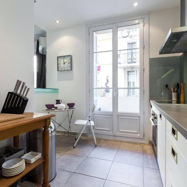 Modern 2-Bed Pedestrian Rue Hoche with AC & Balcony - Apartment mit 2 Schlafzimmern - 15
