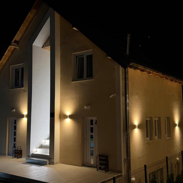 Lux Studio Apartments - Family Studio - 14