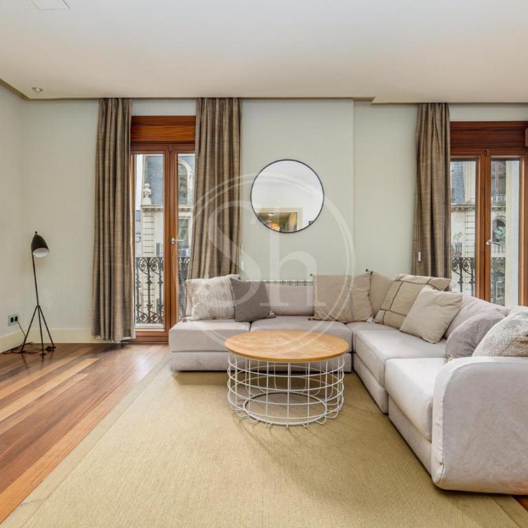 Spacious Apartment Near Passeig de Gràcia - Apartamento de 3 dormitorios - 9