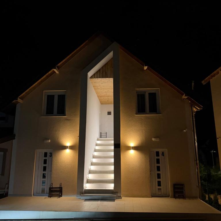 Lux Studio Apartments - Standard Studio - 3