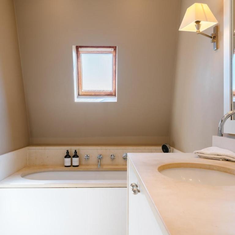 Le Belvédère - Penthouse with sea & country views - Three-Bedroom Apartment - 16