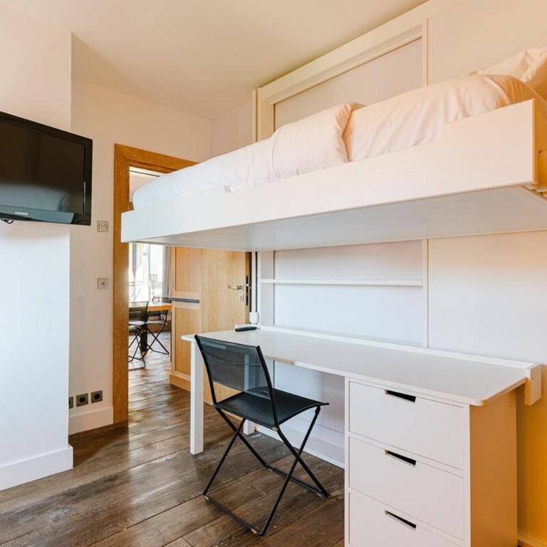 Le Belvédère - Penthouse with sea & country views - Three-Bedroom Apartment - 11
